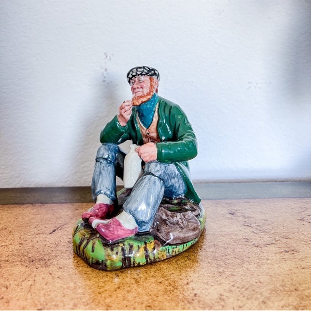 Royal Doulton TheWayfarer Vintage‎ Porcelain Figurine
